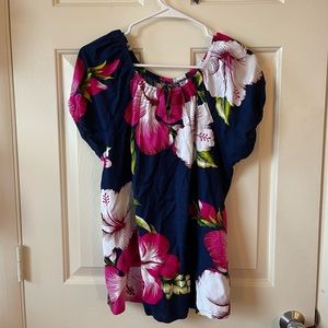 Woman’s Hawaiian top
